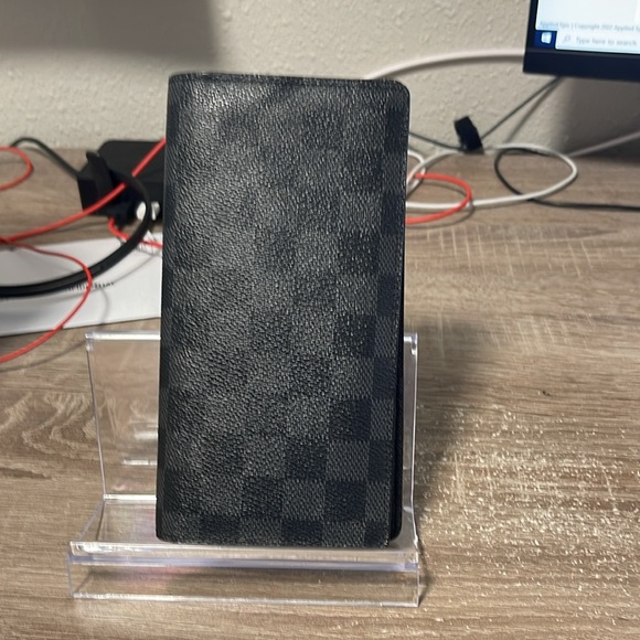 LV Damier Graphite Wallet Brazza UNISEX - Picture 2 of 8